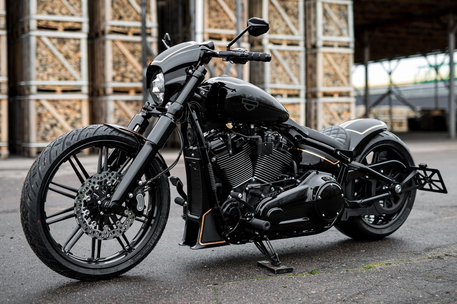 The Harley Davidson Sport Glide is a versatile bike that's designed for both touring and commuting